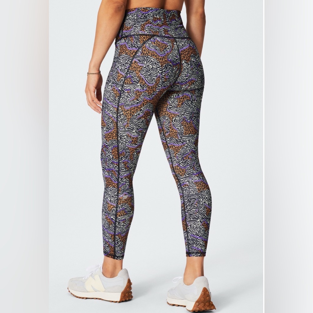 Define PowerHold® High-Waisted 7/8 Legging - Picture 2 of 4